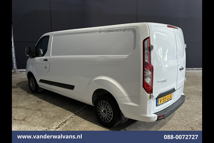 Ford Transit Custom 2.0 TDCI 130pk L2H1 Euro6 Airco | LED | Cruisecontrol | Verwarmde voorruit | Parkeersensoren Bijrijdersbank, 2800kg trekvermogen