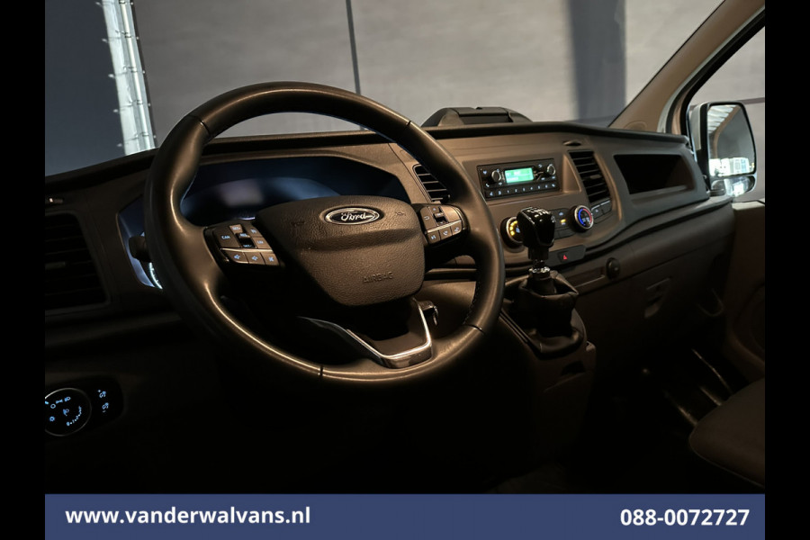 Ford Transit Custom 2.0 TDCI 130 pk L2H1 Euro6 Airco | LED | Cruisecontrol | Verwarmde voorruit | Parkeersensoren Bijrijdersbank, 2800kg trekvermogen
