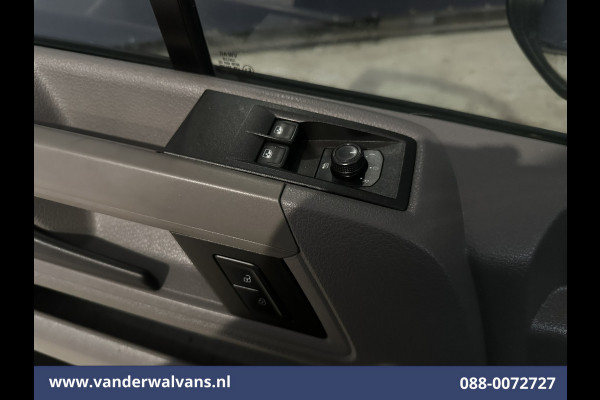Volkswagen Crafter 2.0 TDI 140pk L3H3 (oude L2H2) Euro6 Airco | Camera | Cruisecontrol | Apple Carplay | bijrijdersbank android auto, chauffeursstoel, 3000kg trekvermogen