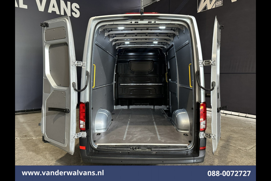 Volkswagen Crafter 2.0 TDI 141pk L3H3 L2H2 Euro6 Airco | Camera | Navigatie | Android Auto | Stoelverwarming Parkeersensoren, Bijrijdersbank, 3000kg trekvermogen, zilver