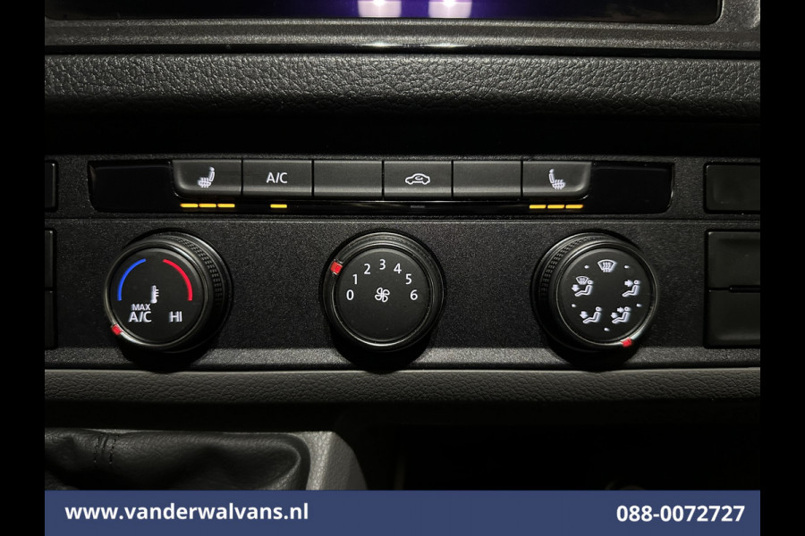 Volkswagen Crafter 2.0 TDI 141pk L3H3 L2H2 Euro6 Airco | Camera | Navigatie | Android Auto | Stoelverwarming Parkeersensoren, Bijrijdersbank, 3000kg trekvermogen, zilver