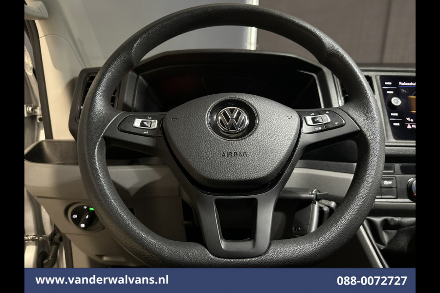 Volkswagen Crafter 2.0 TDI 141pk L3H3 L2H2 Euro6 Airco | Camera | Navigatie | Android Auto | Stoelverwarming Parkeersensoren, Bijrijdersbank, 3000kg trekvermogen, zilver