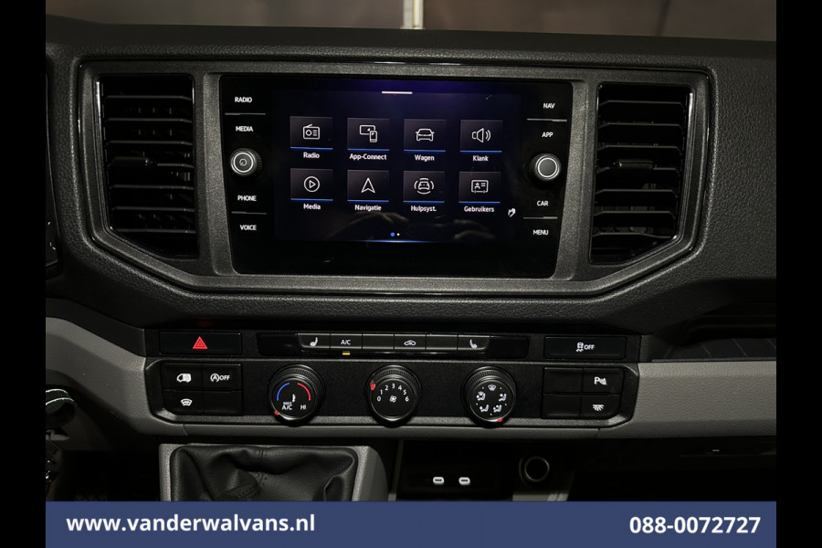 Volkswagen Crafter 2.0 TDI 141pk L3H3 L2H2 Euro6 Airco | Camera | Navigatie | Android Auto | Stoelverwarming Parkeersensoren, Bijrijdersbank, 3000kg trekvermogen, zilver