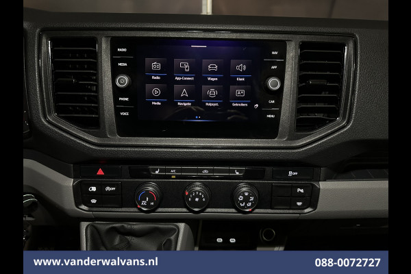 Volkswagen Crafter 2.0 TDI 141pk L3H3 L2H2 Euro6 Airco | Camera | Navigatie | Android Auto | Stoelverwarming Parkeersensoren, Bijrijdersbank, 3000kg trekvermogen, zilver