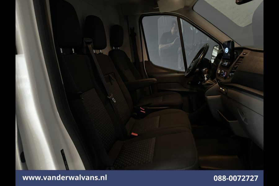 Ford Transit 2.0 TDCI 131pk L3H2 Euro6 Airco | Camera | Navigatie | Apple Carplay | Android Auto | Stoelverwarming Verwarmde voorruit, Cruisecontrol, Parkeersensoren, Elektrisch verstelbare bestuurdersstoel, Bijrijdersbank