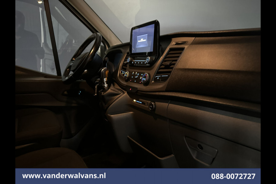 Ford Transit 2.0 TDCI 131pk L3H2 Euro6 Airco | Camera | Navigatie | Apple Carplay | Android Auto | Stoelverwarming Verwarmde voorruit, Cruisecontrol, Parkeersensoren, Elektrisch verstelbare bestuurdersstoel, Bijrijdersbank