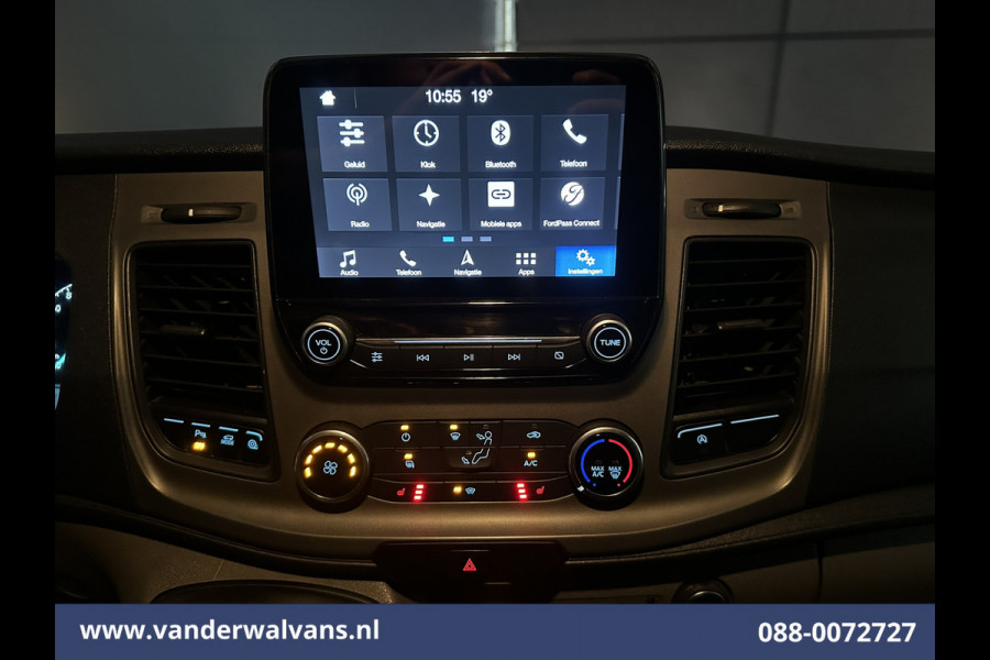 Ford Transit 2.0 TDCI 131pk L3H2 Euro6 Airco | Camera | Navigatie | Apple Carplay | Android Auto | Stoelverwarming Verwarmde voorruit, Cruisecontrol, Parkeersensoren, Elektrisch verstelbare bestuurdersstoel, Bijrijdersbank