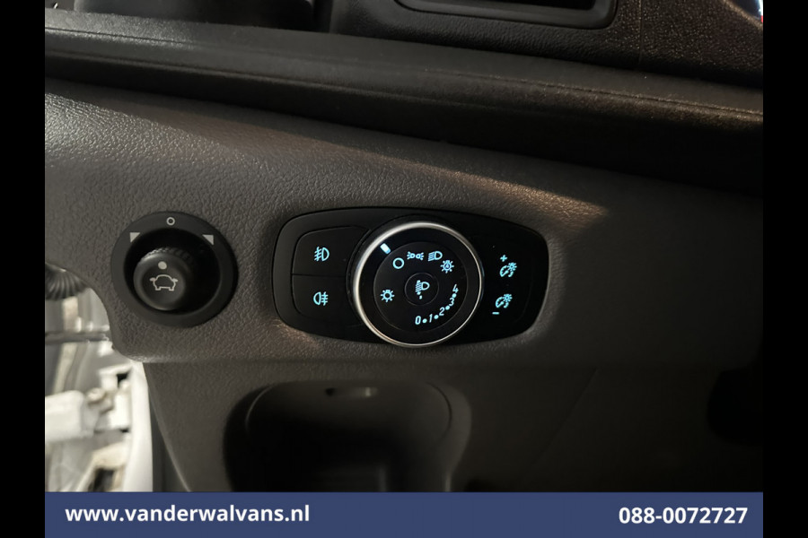 Ford Transit 2.0 TDCI 131pk L3H2 Euro6 Airco | Camera | Navigatie | Apple Carplay | Android Auto | Stoelverwarming Verwarmde voorruit, Cruisecontrol, Parkeersensoren, Elektrisch verstelbare bestuurdersstoel, Bijrijdersbank