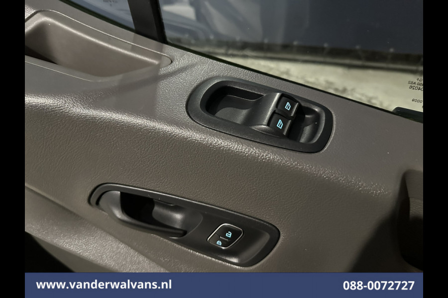 Ford Transit 2.0 TDCI 131pk L3H2 Euro6 Airco | Camera | Navigatie | Apple Carplay | Android Auto | Stoelverwarming Verwarmde voorruit, Cruisecontrol, Parkeersensoren, Elektrisch verstelbare bestuurdersstoel, Bijrijdersbank