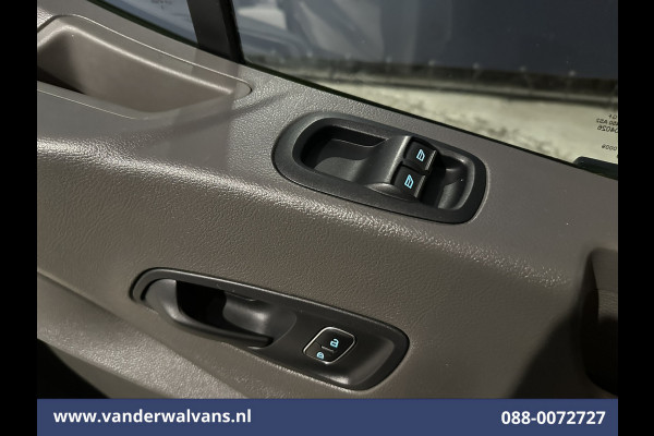 Ford Transit 2.0 TDCI 131pk L3H2 Euro6 Airco | Camera | Navigatie | Apple Carplay | Android Auto | Stoelverwarming Verwarmde voorruit, Cruisecontrol, Parkeersensoren, Elektrisch verstelbare bestuurdersstoel, Bijrijdersbank
