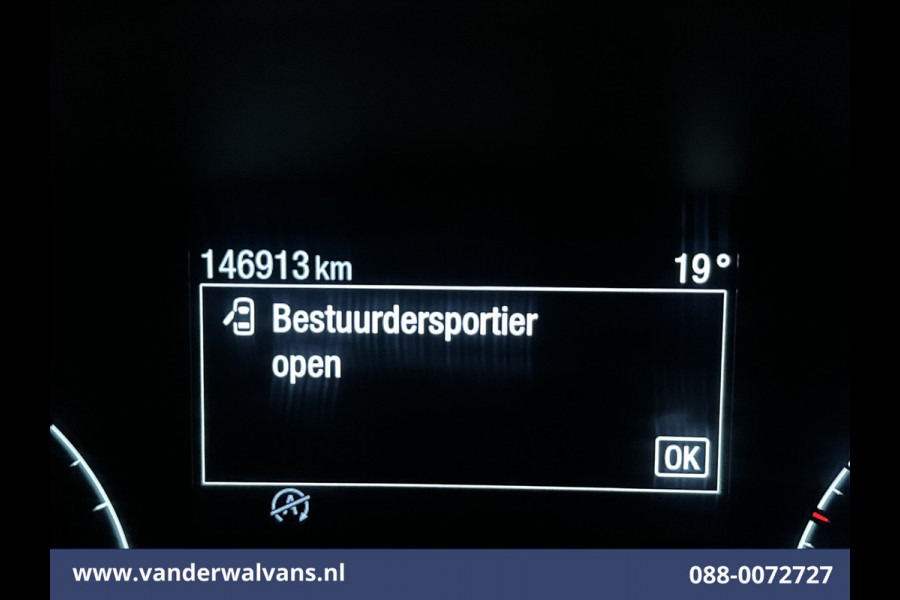 Ford Transit 2.0 TDCI 131pk L3H2 Euro6 Airco | Camera | Navigatie | Apple Carplay | Android Auto | Stoelverwarming Verwarmde voorruit, Cruisecontrol, Parkeersensoren, Elektrisch verstelbare bestuurdersstoel, Bijrijdersbank