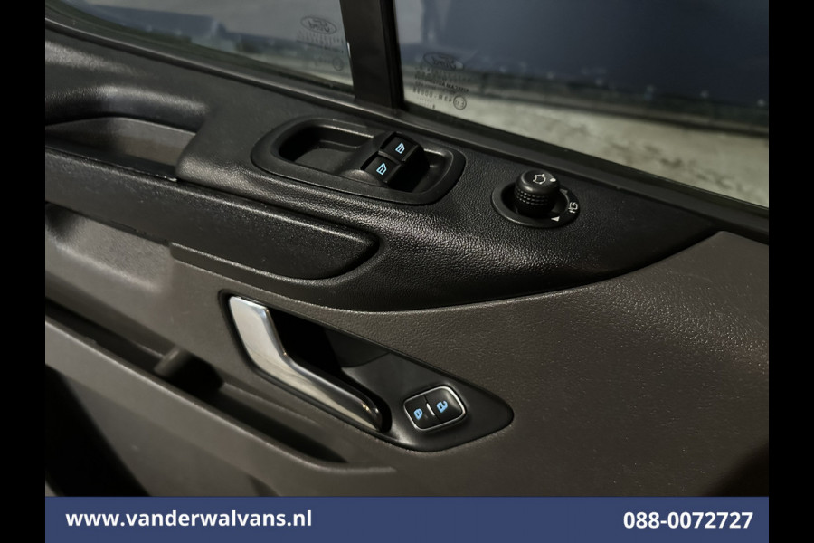 Ford Transit Custom 2.0 TDCI L1H1 Euro6 Airco | Camera | Navigatie | LED | Cruisecontrol | Leder Parkeersensoren, Stoelverwarming, Verwarmde voorruit, Bijrijdersbank, 2350kg trekvermogen