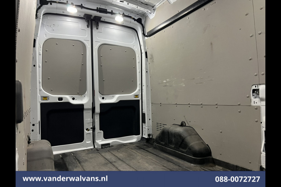 Ford Transit 2.0 TDCI 130pk L3H3 Euro6 Airco | Camera | Apple Carplay | Cruisecontrol | LED Parkeersensoren, Bijrijdersbank, Verwarmde voorruit, 2500kg trekvermogen