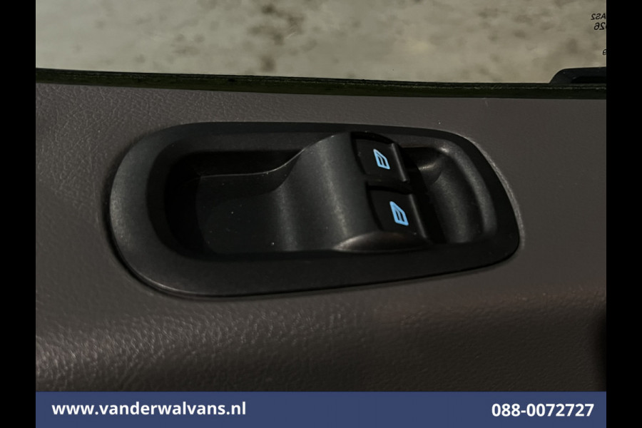 Ford Transit 2.0 TDCI 130pk L3H3 Euro6 Airco | Camera | Apple Carplay | Cruisecontrol | LED Parkeersensoren, Bijrijdersbank, Verwarmde voorruit, 2500kg trekvermogen