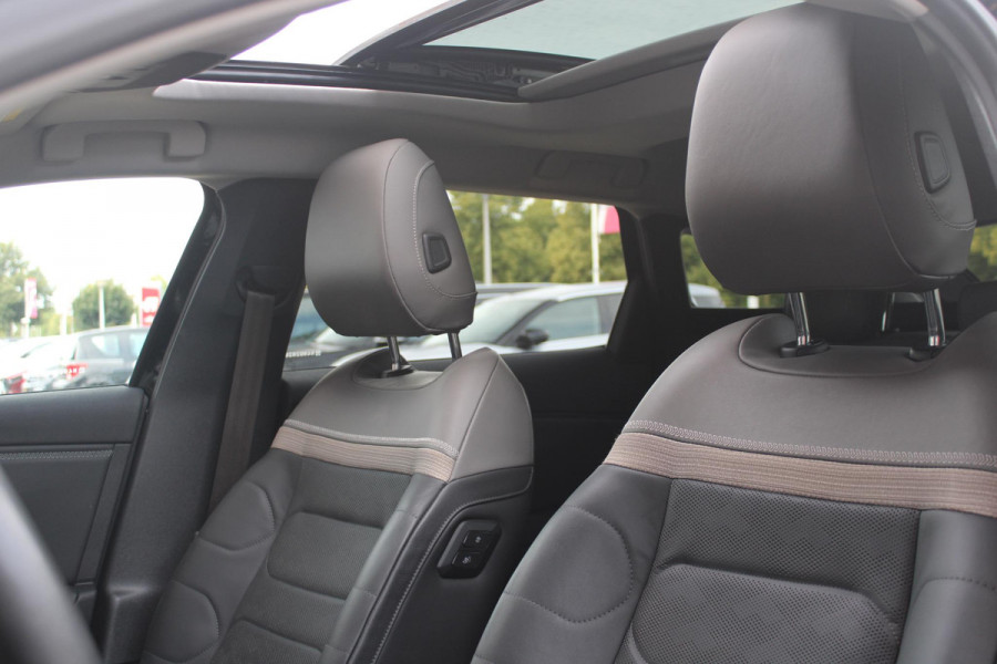 Citroën C5 X 1.6 PHEV 225PK SHINE PACK | PANORAMISCH SCHUIF / KANTELDAK | ELEKTRISCHE VOORSTOELEN MET GEHEUGEN | VOORSTOEL VENTILATIE | VOORSTOEL VERWARMING | VOORSTOELEN MET MASSAGE FUNCTIE | LEDEREN BEKLEDING | STUUR VERWARMING | DRAADLOOS APPLE CARPLAY / ANDROID AUTO | 360° CAMERA | KEYLESS ENTRY / START | 19"LICHTMETALEN VELGEN | ELEKTRISCH BEDIENBARE ACHTERKLEP MET HANDSFREE FUNCTIE | HEADUP DISPLAY |