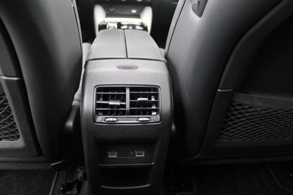 Citroën C5 X 1.6 PHEV 225PK SHINE PACK | PANORAMISCH SCHUIF / KANTELDAK | ELEKTRISCHE VOORSTOELEN MET GEHEUGEN | VOORSTOEL VENTILATIE | VOORSTOEL VERWARMING | VOORSTOELEN MET MASSAGE FUNCTIE | LEDEREN BEKLEDING | STUUR VERWARMING | DRAADLOOS APPLE CARPLAY / ANDROID AUTO | 360° CAMERA | KEYLESS ENTRY / START | 19"LICHTMETALEN VELGEN | ELEKTRISCH BEDIENBARE ACHTERKLEP MET HANDSFREE FUNCTIE | HEADUP DISPLAY |