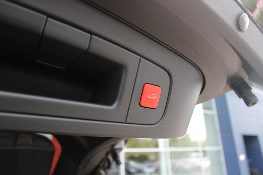 Citroën C5 X 1.6 PHEV 225PK SHINE PACK | PANORAMISCH SCHUIF / KANTELDAK | ELEKTRISCHE VOORSTOELEN MET GEHEUGEN | VOORSTOEL VENTILATIE | VOORSTOEL VERWARMING | VOORSTOELEN MET MASSAGE FUNCTIE | LEDEREN BEKLEDING | STUUR VERWARMING | DRAADLOOS APPLE CARPLAY / ANDROID AUTO | 360° CAMERA | KEYLESS ENTRY / START | 19"LICHTMETALEN VELGEN | ELEKTRISCH BEDIENBARE ACHTERKLEP MET HANDSFREE FUNCTIE | HEADUP DISPLAY |