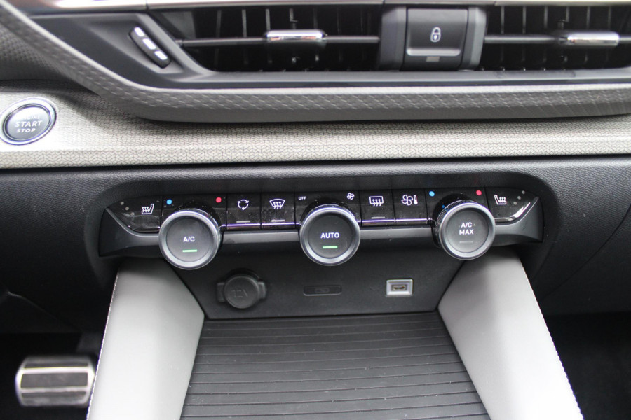 Citroën C5 X 1.6 PHEV 225PK SHINE PACK | PANORAMISCH SCHUIF / KANTELDAK | ELEKTRISCHE VOORSTOELEN MET GEHEUGEN | VOORSTOEL VENTILATIE | VOORSTOEL VERWARMING | VOORSTOELEN MET MASSAGE FUNCTIE | LEDEREN BEKLEDING | STUUR VERWARMING | DRAADLOOS APPLE CARPLAY / ANDROID AUTO | 360° CAMERA | KEYLESS ENTRY / START | 19"LICHTMETALEN VELGEN | ELEKTRISCH BEDIENBARE ACHTERKLEP MET HANDSFREE FUNCTIE | HEADUP DISPLAY |