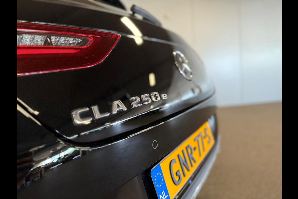 Mercedes-Benz CLA-Klasse Shooting Brake 250e Hybrid AMG Styling-PANORAMA-CAMERA-TREKHAAK-SFEER-COMPLEET