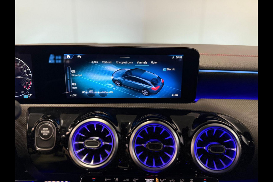 Mercedes-Benz CLA-Klasse Shooting Brake 250e Hybrid AMG Styling-PANORAMA-CAMERA-TREKHAAK-SFEER-COMPLEET