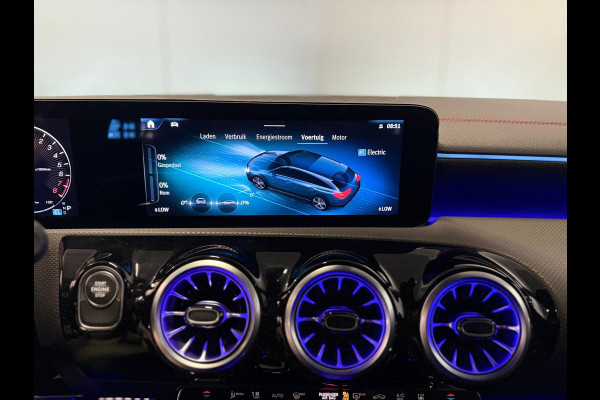 Mercedes-Benz CLA-Klasse Shooting Brake 250e Hybrid AMG Styling-PANORAMA-CAMERA-TREKHAAK-SFEER-COMPLEET