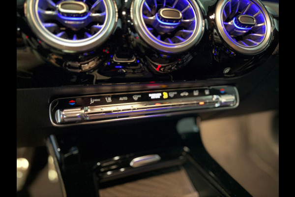 Mercedes-Benz CLA-Klasse Shooting Brake 250e Hybrid AMG Styling-PANORAMA-CAMERA-TREKHAAK-SFEER-COMPLEET