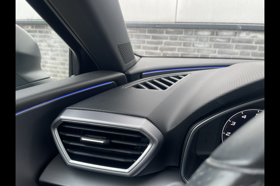 Seat Leon Sportstourer 1.5 eTSI FR | Elek. Trekhaak | Sfeerverl. | LED | Navi | Carplay | Keyless | Adap. Cruise