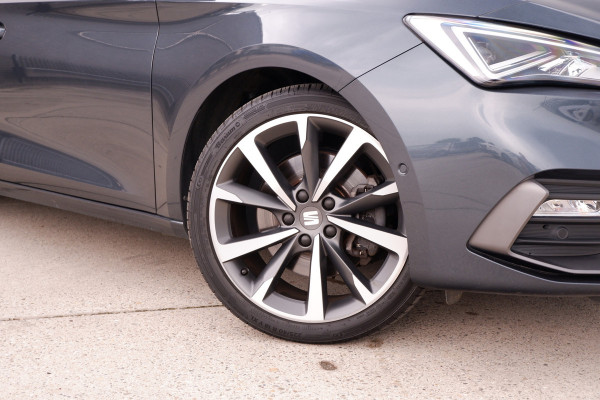 Seat Leon Sportstourer 1.5 eTSI FR | Elek. Trekhaak | Sfeerverl. | LED | Navi | Carplay | Keyless | Adap. Cruise