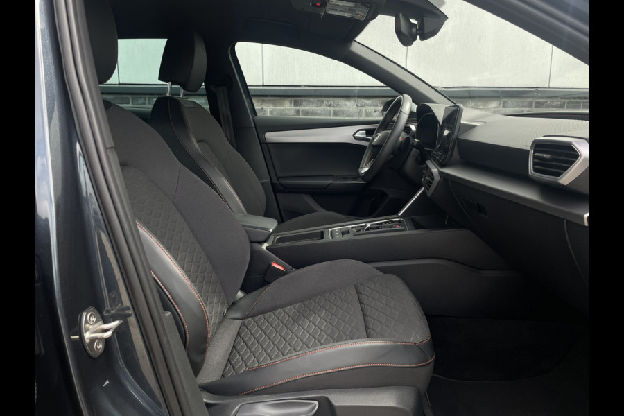Seat Leon Sportstourer 1.5 eTSI FR | Elek. Trekhaak | Sfeerverl. | LED | Navi | Carplay | Keyless | Adap. Cruise