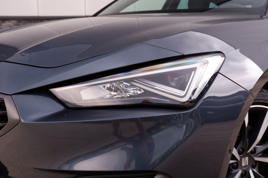 Seat Leon Sportstourer 1.5 eTSI FR | Elek. Trekhaak | Sfeerverl. | LED | Navi | Carplay | Keyless | Adap. Cruise