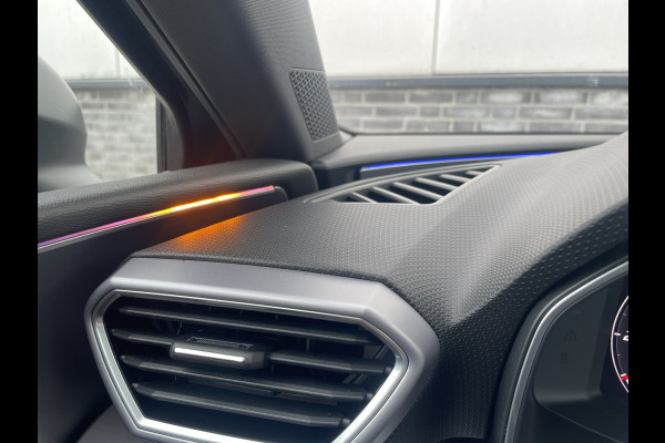 Seat Leon Sportstourer 1.5 eTSI FR | Elek. Trekhaak | Sfeerverl. | LED | Navi | Carplay | Keyless | Adap. Cruise