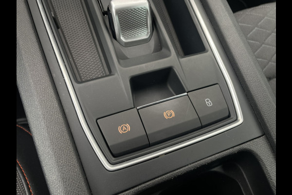 Seat Leon Sportstourer 1.5 eTSI FR | Elek. Trekhaak | Sfeerverl. | LED | Navi | Carplay | Keyless | Adap. Cruise