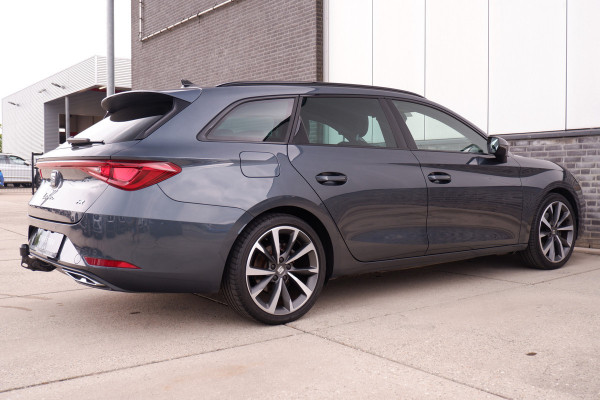Seat Leon Sportstourer 1.5 eTSI FR | Elek. Trekhaak | Sfeerverl. | LED | Navi | Carplay | Keyless | Adap. Cruise