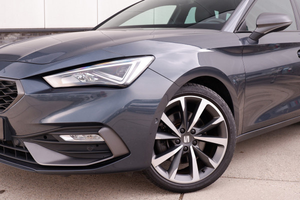 Seat Leon Sportstourer 1.5 eTSI FR | Elek. Trekhaak | Sfeerverl. | LED | Navi | Carplay | Keyless | Adap. Cruise