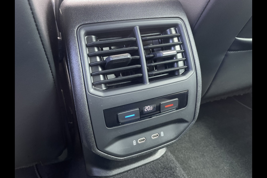 Seat Leon Sportstourer 1.5 eTSI FR | Elek. Trekhaak | Sfeerverl. | LED | Navi | Carplay | Keyless | Adap. Cruise