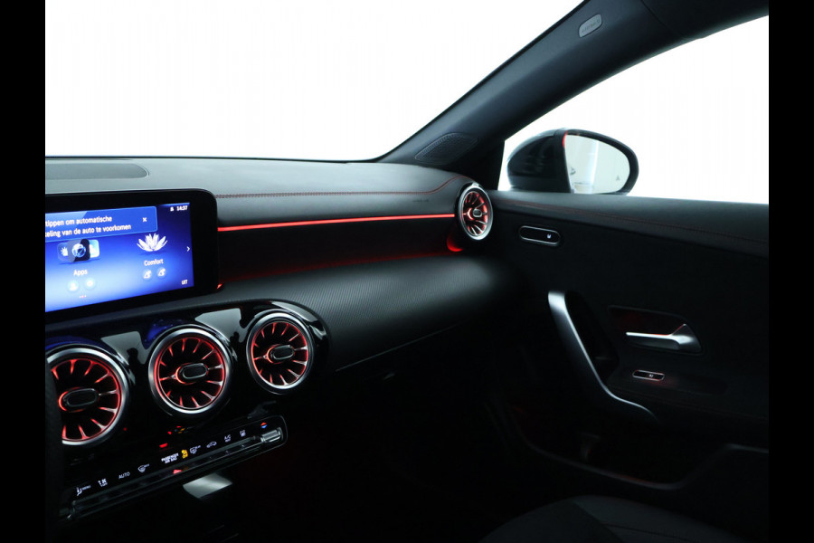 Mercedes-Benz CLA-Klasse 250 e Star Edition AMG Plug-In Hybride AMG Line | achteruitrijcamera |  Night Pakket | Sfeerverlichting | Night-Pakket | Inclusief 24 maanden MB Certified garantie voor Europa.