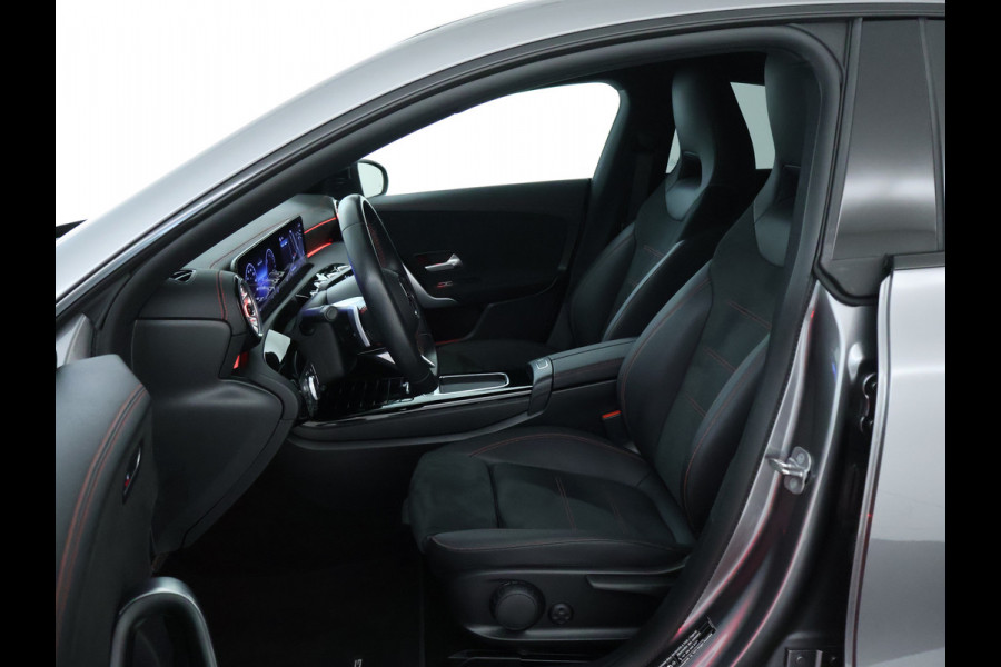 Mercedes-Benz CLA-Klasse 250 e Star Edition AMG Plug-In Hybride AMG Line | achteruitrijcamera |  Night Pakket | Sfeerverlichting | Night-Pakket | Inclusief 24 maanden MB Certified garantie voor Europa.