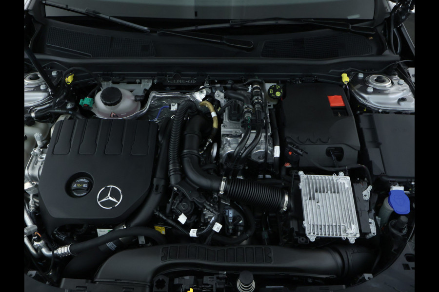 Mercedes-Benz CLA-Klasse 250 e Star Edition AMG Plug-In Hybride AMG Line | achteruitrijcamera |  Night Pakket | Sfeerverlichting | Night-Pakket | Inclusief 24 maanden MB Certified garantie voor Europa.