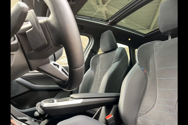 BMW 2 Serie Active Tourer 230e xDrive M-SPORT ** LED, NAVI+, LEDER/ALC, PANORAMA, HuD, PRIVACY, 18-inch LMV - Ex BMW-AG - UNFALLFREI ** ** INFORMEER OOK NAAR ONZE AANTREKKELIJKE FINANCIAL-LEASE TARIEVEN **