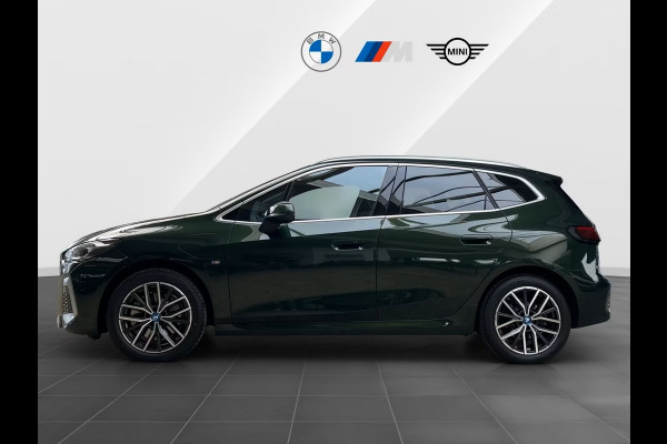BMW 2 Serie Active Tourer 230e xDrive M-SPORT ** LED, NAVI+, LEDER/ALC, PANORAMA, HuD, PRIVACY, 18-inch LMV - Ex BMW-AG - UNFALLFREI ** ** INFORMEER OOK NAAR ONZE AANTREKKELIJKE FINANCIAL-LEASE TARIEVEN **