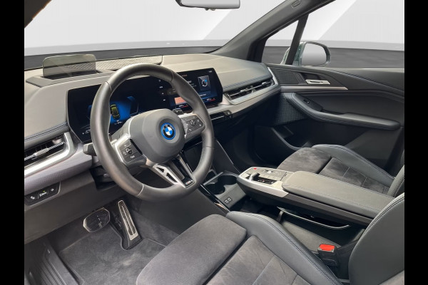 BMW 2 Serie Active Tourer 230e xDrive M-SPORT ** LED, NAVI+, LEDER/ALC, PANORAMA, HuD, PRIVACY, 18-inch LMV - Ex BMW-AG - UNFALLFREI ** ** INFORMEER OOK NAAR ONZE AANTREKKELIJKE FINANCIAL-LEASE TARIEVEN **