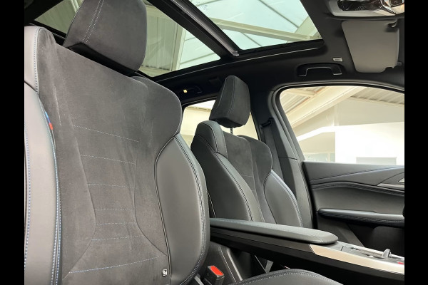 BMW 2 Serie Active Tourer 230e xDrive M-SPORT ** LED, NAVI+, LEDER/ALC, PANORAMA, HuD, PRIVACY, 18-inch LMV - Ex BMW-AG - UNFALLFREI ** ** INFORMEER OOK NAAR ONZE AANTREKKELIJKE FINANCIAL-LEASE TARIEVEN **