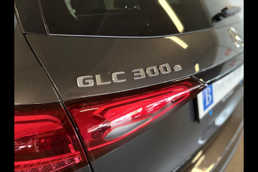 Mercedes-Benz GLC 300e 4 Matic Avantgarde Advanced-DIGITAL LIGHT-MEMORY-DISTRONIC-COMPL.