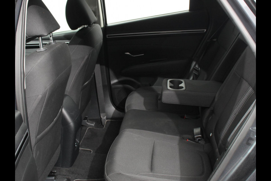 Hyundai Tucson 1.6 T-GDI PHEV Comfort 4WD Climate control Adaptieve cruise control Parkeersensoren achter Achteruitrij camera Navigatie LED Apple Carplay/ Android Auto