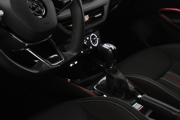 Škoda Fabia 1.0 TSI Monte Carlo > Zwart dak/Stoelverwarming/DSG/Apple Carplay/Android Auto