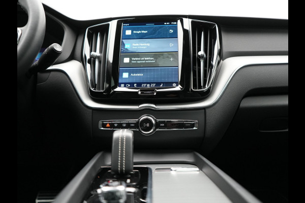 Volvo XC60 B4 R-Design Automaat 198pk Dealer O.H | Trekhaak Af Fabriek | Panodak | Camera | Lederen Sportstoelen Memory & Verwarmd | Cruise Control | Apple Carplay | Keyless | Google Assistant & Maps | Virtual | DAB |