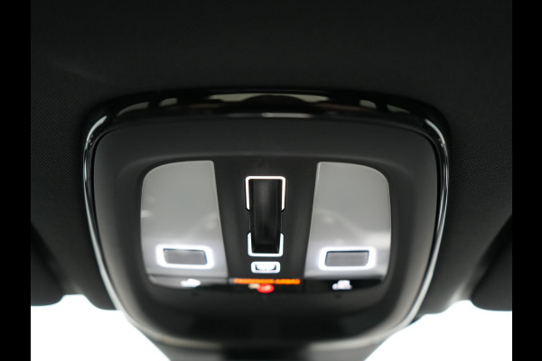 Volvo XC60 B4 R-Design Automaat 198pk Dealer O.H | Trekhaak Af Fabriek | Panodak | Camera | Lederen Sportstoelen Memory & Verwarmd | Cruise Control | Apple Carplay | Keyless | Google Assistant & Maps | Virtual | DAB |