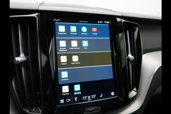 Volvo XC60 B4 R-Design Automaat 198pk Dealer O.H | Trekhaak Af Fabriek | Panodak | Camera | Lederen Sportstoelen Memory & Verwarmd | Cruise Control | Apple Carplay | Keyless | Google Assistant & Maps | Virtual | DAB |