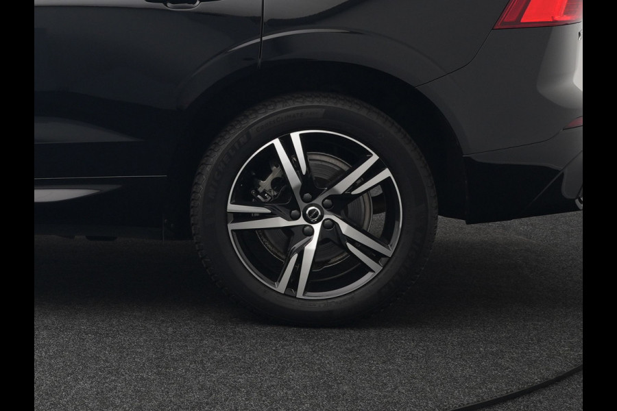 Volvo XC60 B4 R-Design Automaat 198pk Dealer O.H | Trekhaak Af Fabriek | Panodak | Camera | Lederen Sportstoelen Memory & Verwarmd | Cruise Control | Apple Carplay | Keyless | Google Assistant & Maps | Virtual | DAB |