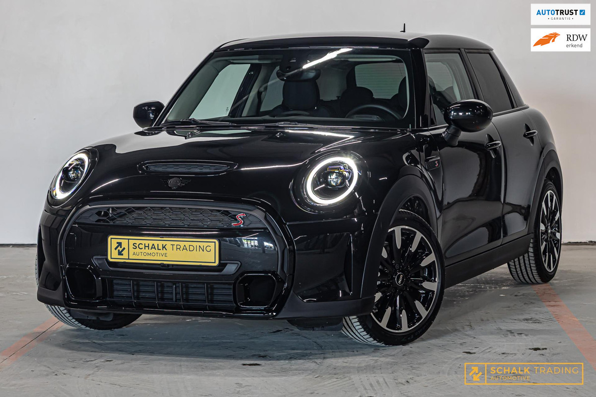 MINI 2.0 Cooper S MINI|Camera|Navi-XL|Fabrieksgarantie|Leder MINI 2.0 Cooper S MINI|Camera|Navi-XL|Fabrieksgarantie|Leder